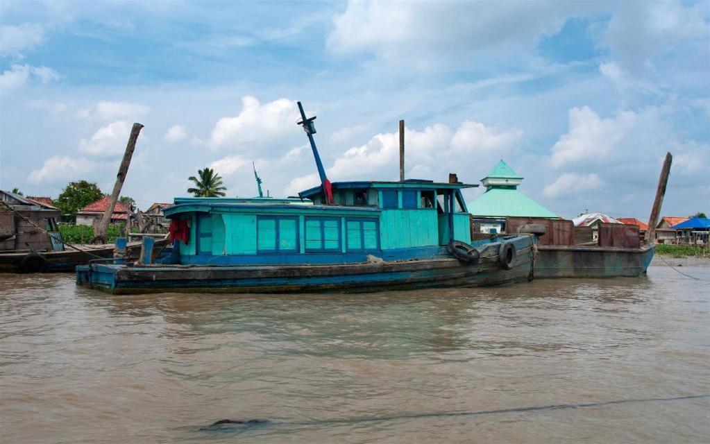 Oyo 568 Rajawali Homestay Palembang Buitenkant foto