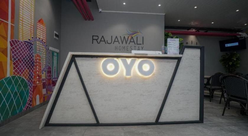 Oyo 568 Rajawali Homestay Palembang Buitenkant foto